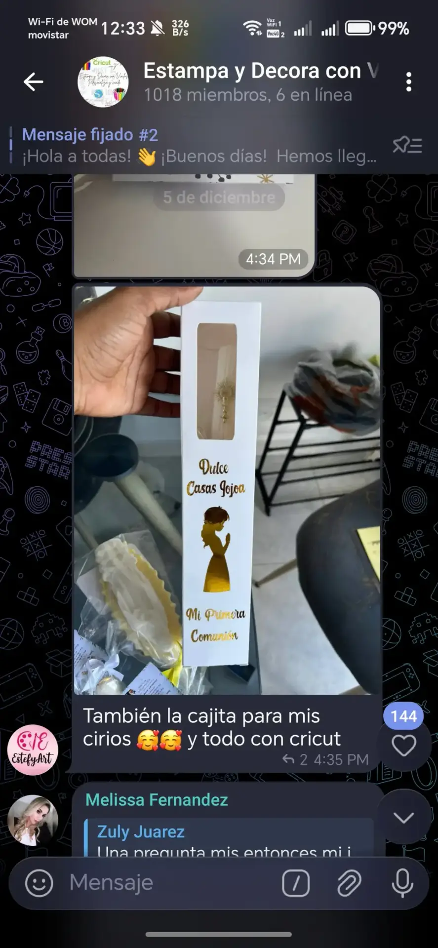 Captura real de alumna mostrando su primera polera estampada con vinil textil sin errores